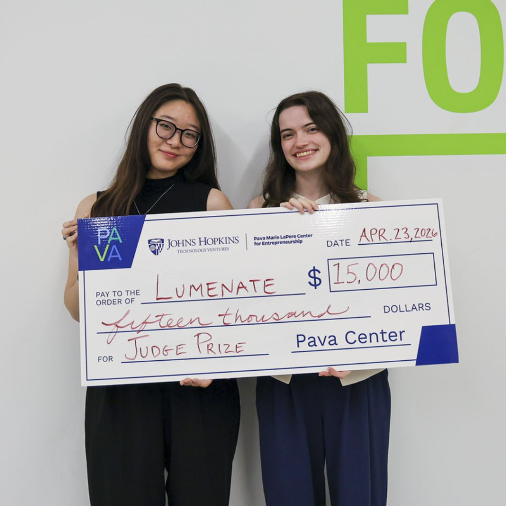 Eleanor Kimbro & Lauren Lee with winner check